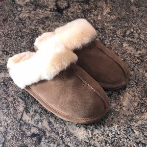 Bearpaw Loki slippers size 8